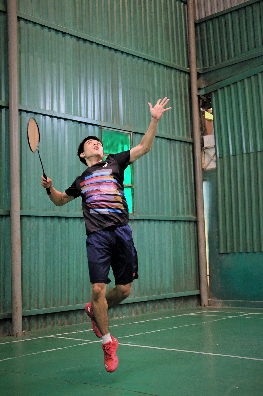 badminton, man, play-5998954.jpg